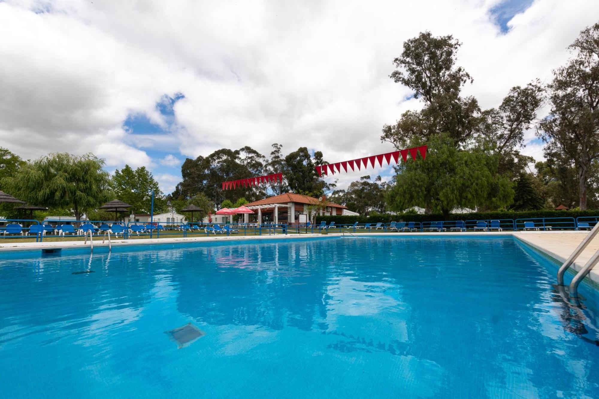 מלון Parque De Campismo Orbitur אבורה מראה חיצוני תמונה