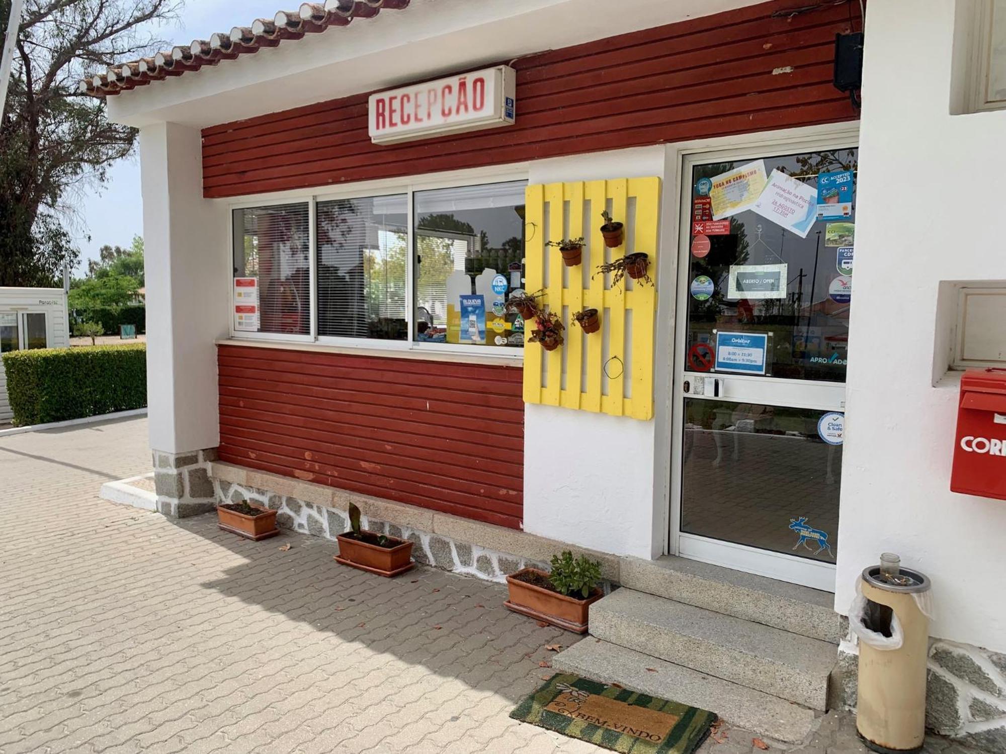 מלון Parque De Campismo Orbitur אבורה מראה חיצוני תמונה